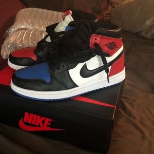 jordan 1s size 4